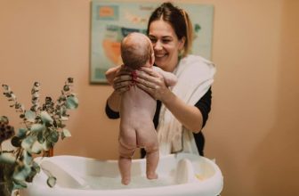 How to Keep Your Baby’s Skin Soft and Healthy After Bathing