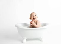 How to Make Bathing Your Baby a Relaxing Experience