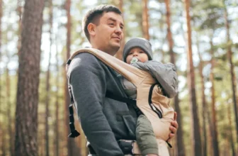 How Do You Choose the Right Baby Carrier for Traveling?